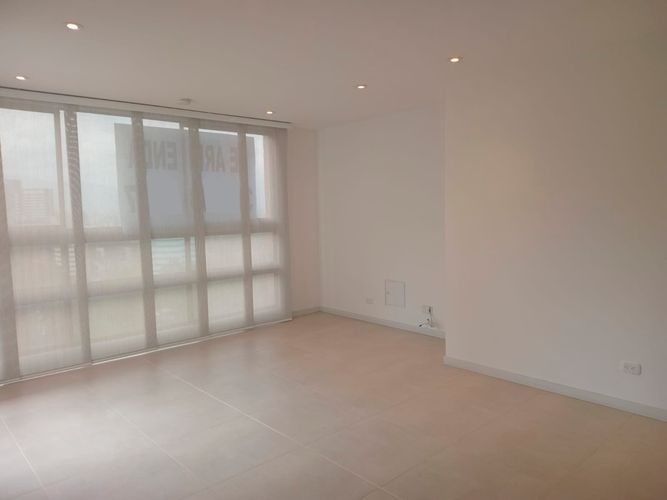 Apartamento de 2 alcobas en arriendo en El Poblado, Medellín, 74 m² · foto 2 de 16