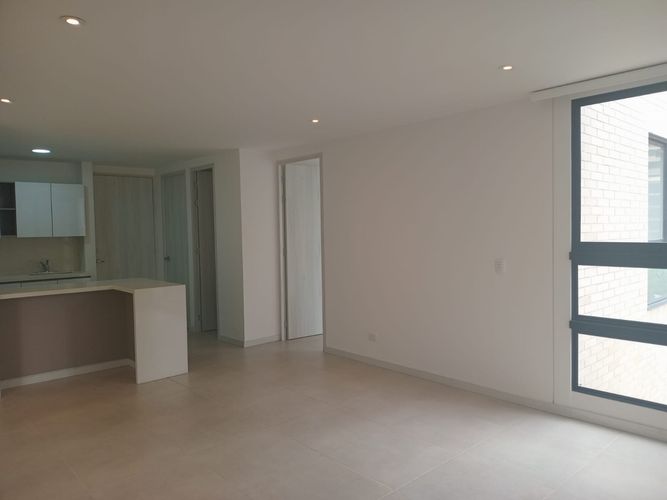 Apartamento de 2 alcobas en arriendo en El Poblado, Medellín, 74 m² · foto 3 de 16