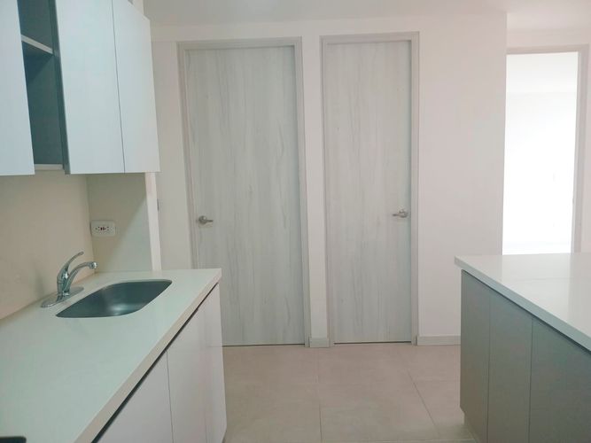 Apartamento de 2 alcobas en arriendo en El Poblado, Medellín, 74 m² · foto 6 de 16