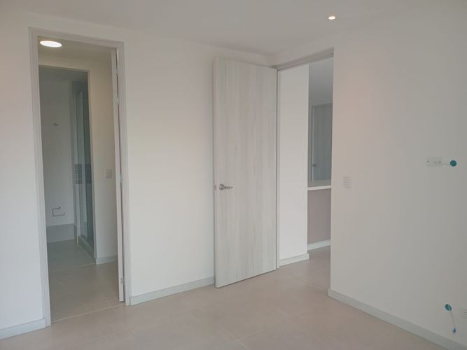 Apartamento de 2 alcobas en arriendo en El Poblado, Medellín, 74 m² · foto 12 de 16