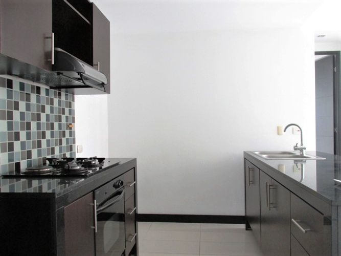 Apartamento de 2 alcobas en arriendo en El Poblado, Medellín, 71 m² · foto 5 de 12