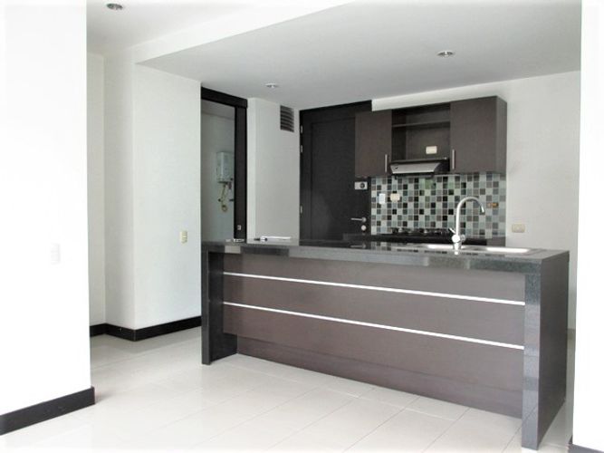 Apartamento de 2 alcobas en arriendo en El Poblado, Medellín, 71 m² · foto 6 de 12