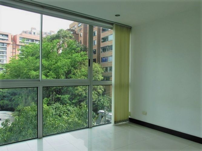 Apartamento de 2 alcobas en arriendo en El Poblado, Medellín, 71 m² · foto 7 de 12