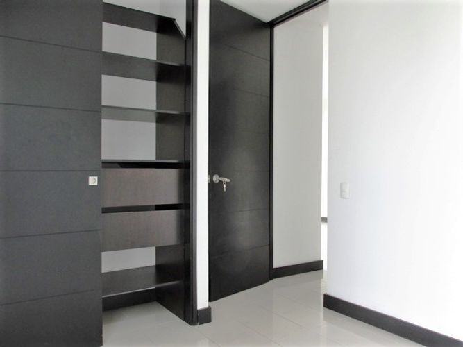 Apartamento de 2 alcobas en arriendo en El Poblado, Medellín, 71 m² · foto 8 de 12