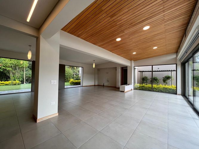 Casa de 3 alcobas en venta en Santa Elena, El Retiro, 418 m² · foto 3 de 20