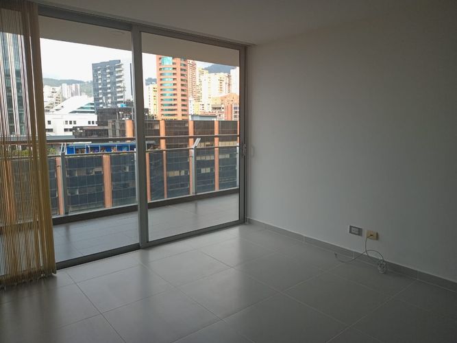 Apartamento de 2 alcobas en arriendo en El Poblado, Medellín, 90 m² · foto 2 de 16
