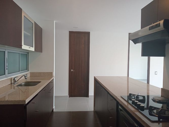 Apartamento de 2 alcobas en arriendo en El Poblado, Medellín, 90 m² · foto 6 de 16