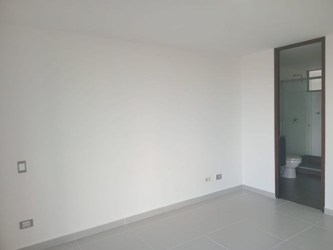Apartamento de 2 alcobas en arriendo en El Poblado, Medellín, 90 m² · foto 11 de 16