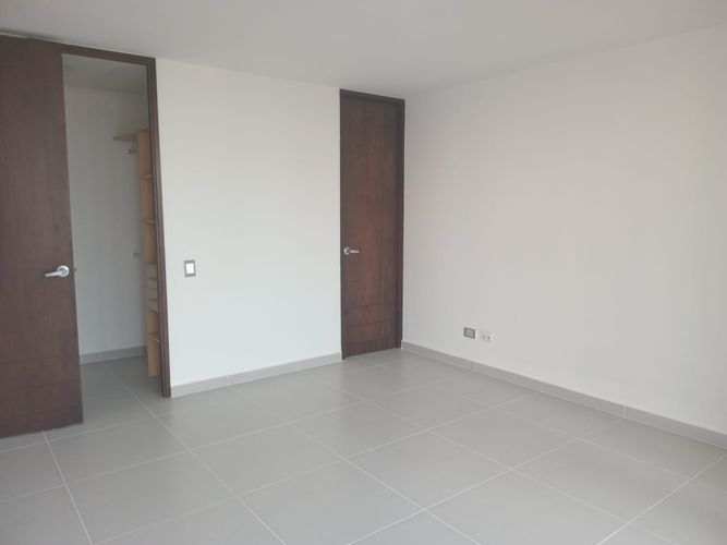 Apartamento de 2 alcobas en arriendo en El Poblado, Medellín, 90 m² · foto 12 de 16