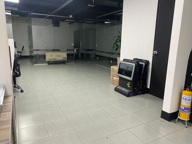 Oficina en arriendo en El Poblado, Medellín, 140 m² · foto 5 de 17