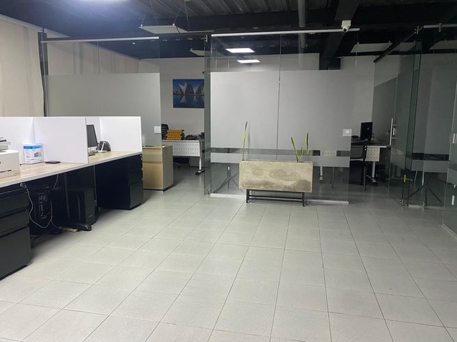 Oficina en arriendo en El Poblado, Medellín, 140 m² · foto 7 de 17