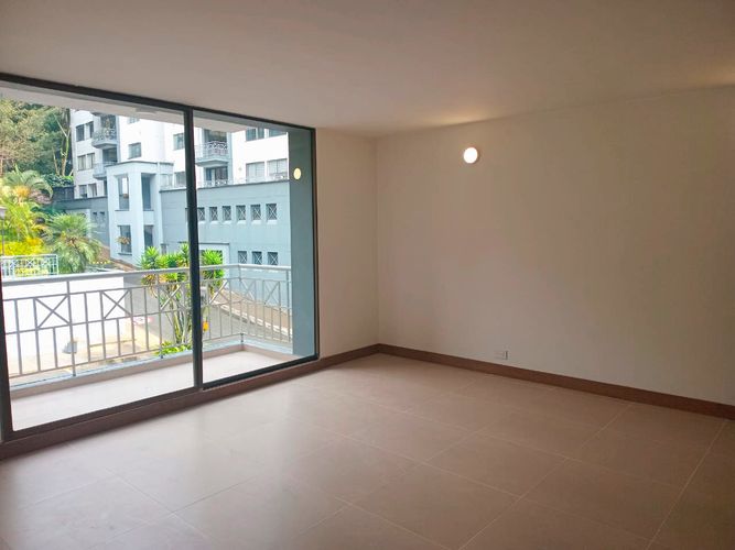 Apartamento de 3 alcobas en arriendo en Los Balsos, Medellín, 125 m² · foto 3 de 17