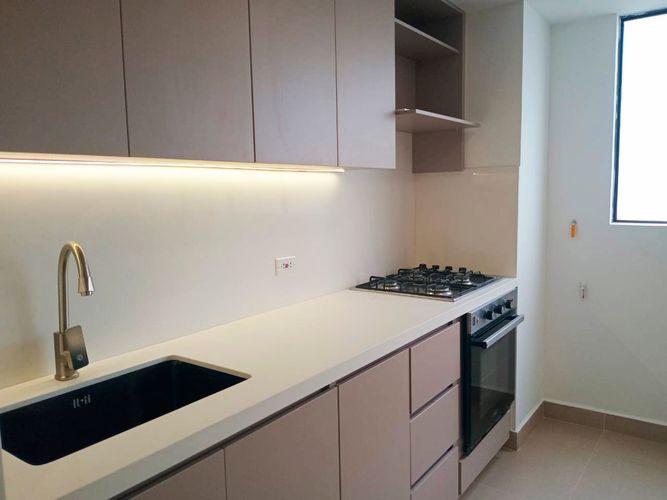 Apartamento de 3 alcobas en arriendo en Los Balsos, Medellín, 125 m² · foto 7 de 17