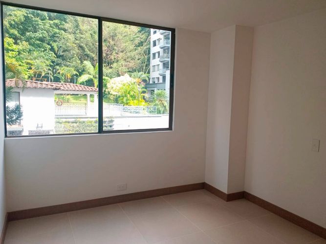 Apartamento de 3 alcobas en arriendo en Los Balsos, Medellín, 125 m² · foto 14 de 17