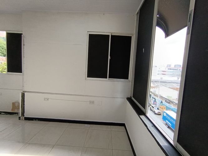 Oficina en arriendo en La Candelaria, Medellín, 30 m² · foto 6 de 7