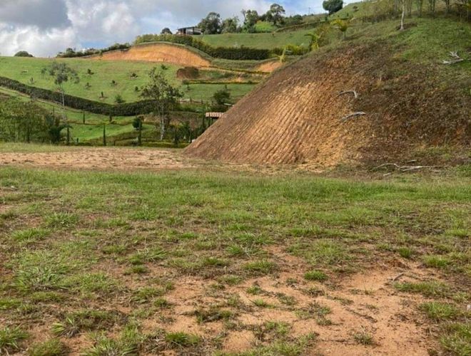 Lote en venta en La Milagrosa, Marinilla, 3500 m² · foto 4 de 10