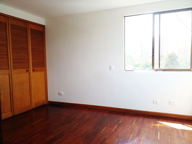 Apartamento de 2 alcobas en arriendo en El Poblado, Medellín, 87 m² · foto 9 de 17