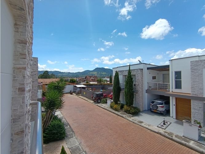Casa de 3 alcobas en venta en La Ceja, 132 m² · foto 23 de 24