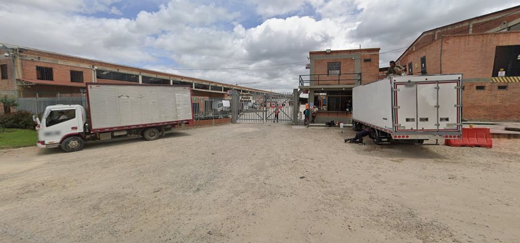 Bodega en arriendo en Mosquera, 1500 m² · foto 2 de 4