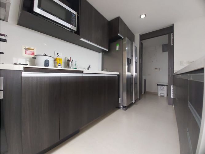 Apartamento de 3 alcobas en arriendo en Loma De Las Brujas, Envigado, 122 m² · foto 2 de 14