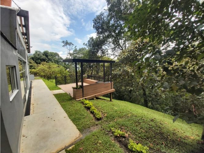 Apartamento de 3 alcobas en arriendo en Loma De Las Brujas, Envigado, 122 m² · foto 9 de 14