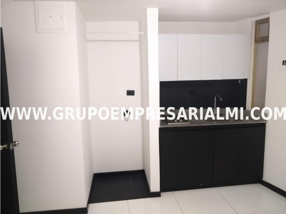Apartaestudio en venta en Laureles, Medellín 2