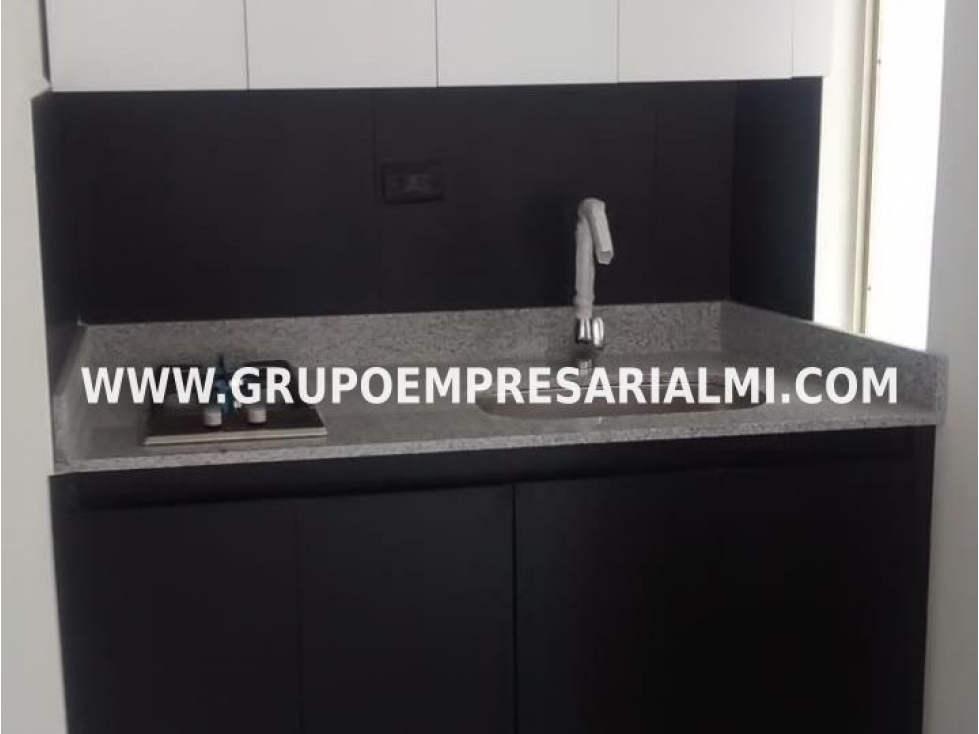 Apartaestudio en venta en Laureles, Medellín 3