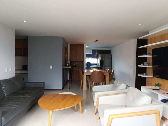 Apartamento de 3 alcobas en arriendo en San Lucas, Medellín, 120 m² · foto 2 de 19