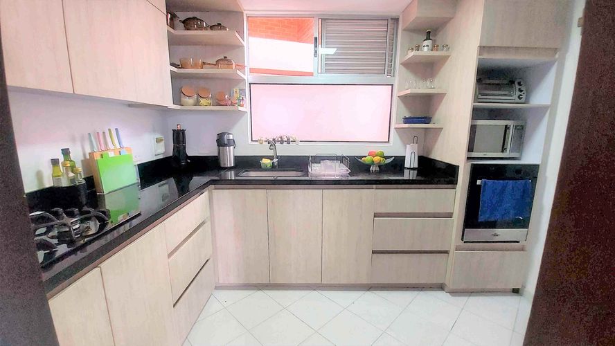 Apartamento de 3 alcobas en arriendo en El Poblado, Medellín, 150 m² · foto 6 de 16