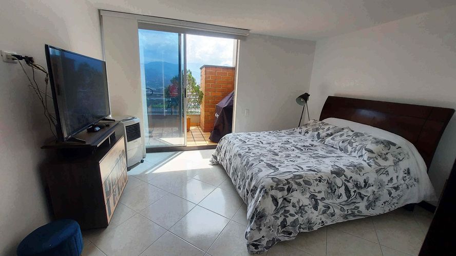 Apartamento de 3 alcobas en arriendo en El Poblado, Medellín, 150 m² · foto 8 de 16
