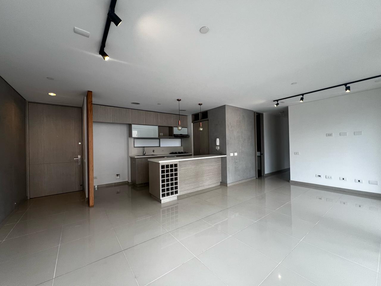Apartamento en arriendo en Cumbres, Envigado · foto 3 de 19