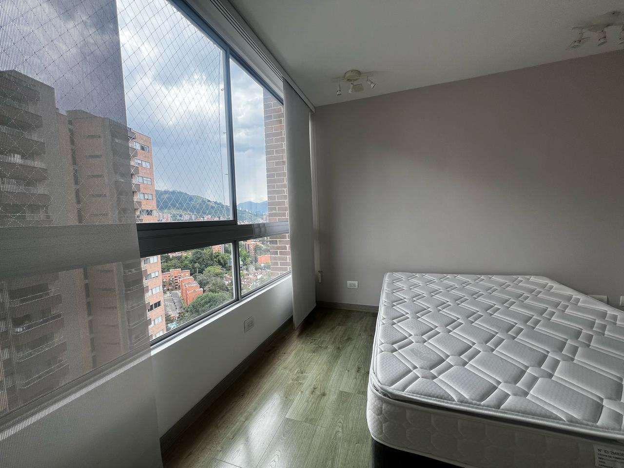 Apartamento en arriendo en Cumbres, Envigado · foto 14 de 19