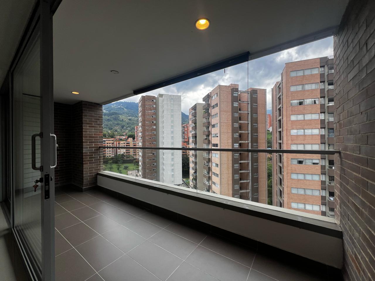 Apartamento en arriendo en Cumbres, Envigado · foto 19 de 19