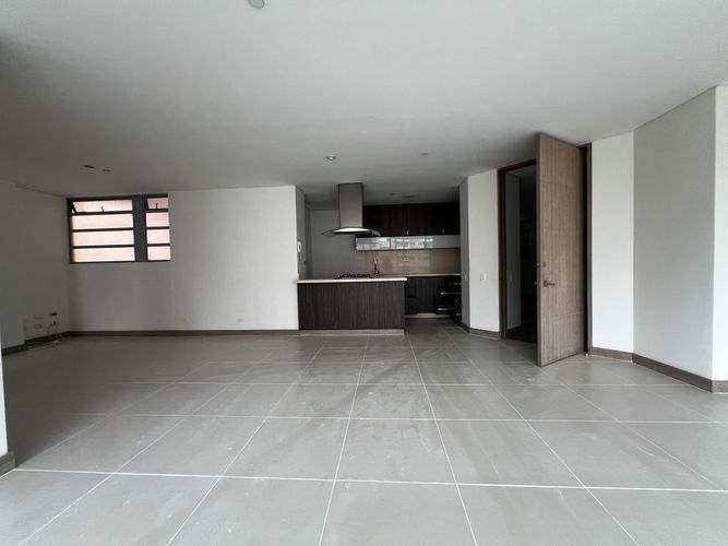 Apartamento de 3 alcobas en arriendo en Loma Del Esmeraldal, Envigado, 120 m² · foto 4 de 18