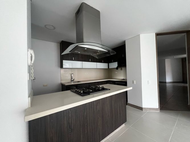 Apartamento de 3 alcobas en arriendo en Loma Del Esmeraldal, Envigado, 120 m² · foto 7 de 18