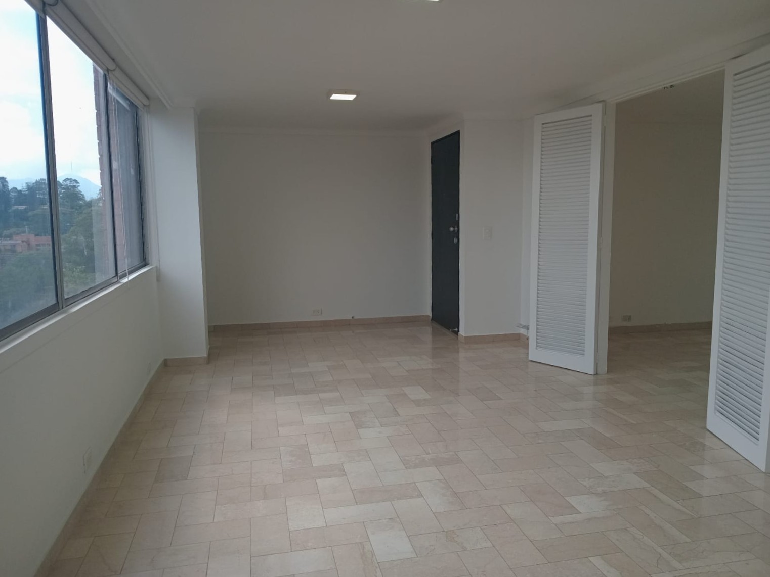 Apartamento en arriendo en El Poblado, Medellín · foto 3 de 15
