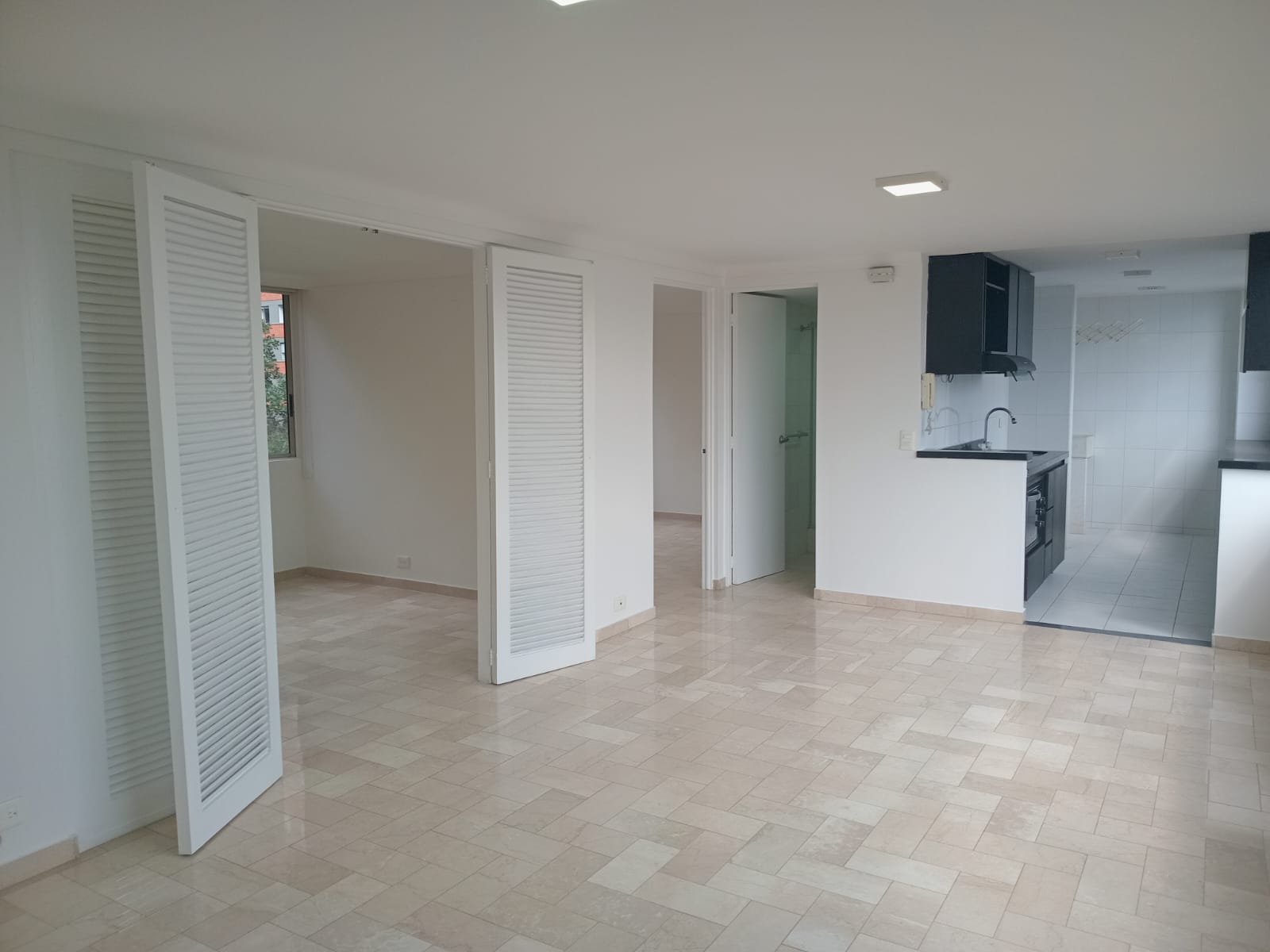 Apartamento en arriendo en El Poblado, Medellín · foto 4 de 15