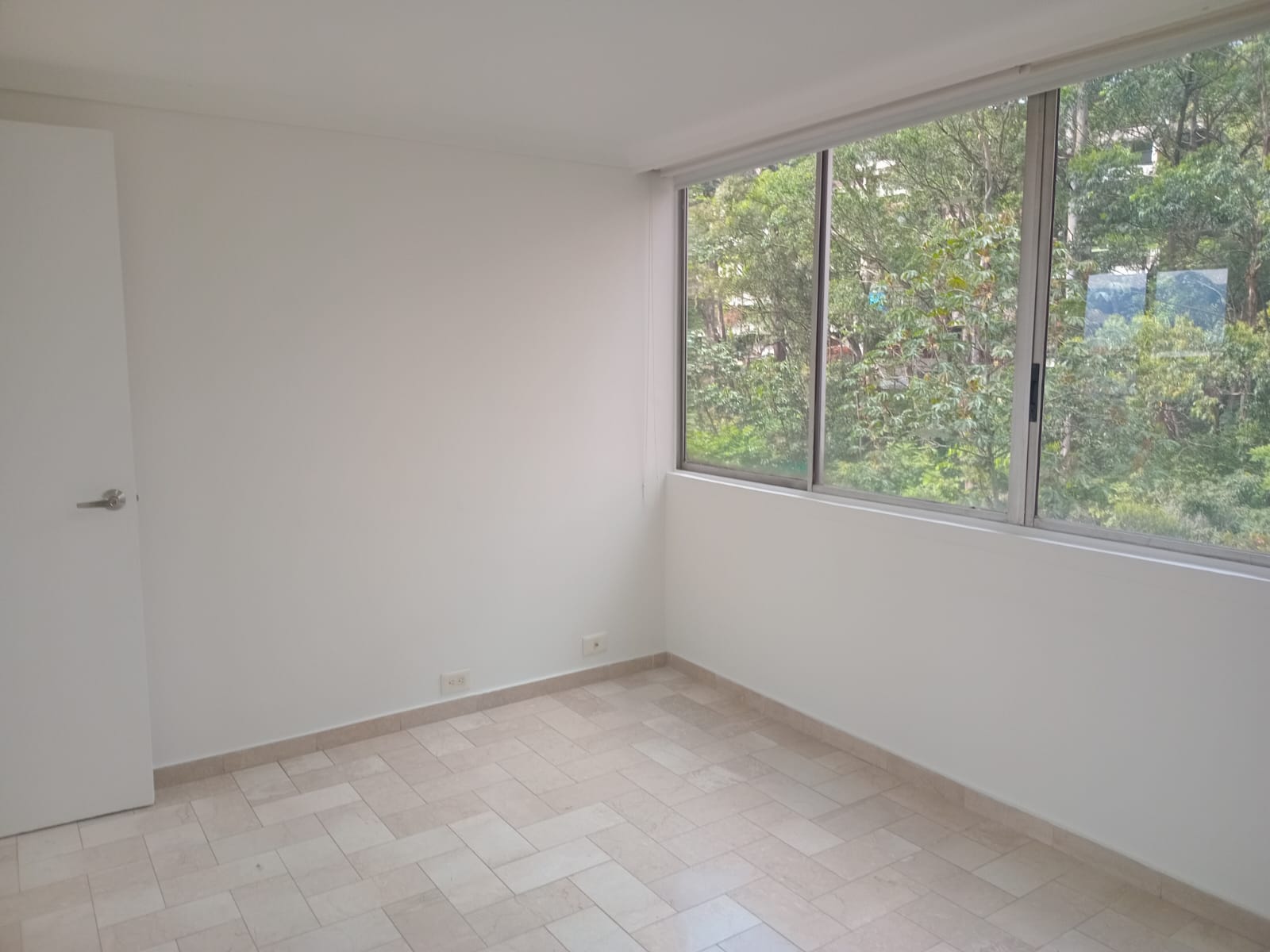 Apartamento en arriendo en El Poblado, Medellín · foto 8 de 15