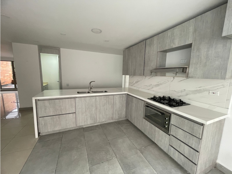 Apartamento en arriendo en El Campestre, Medellín · foto 4 de 24