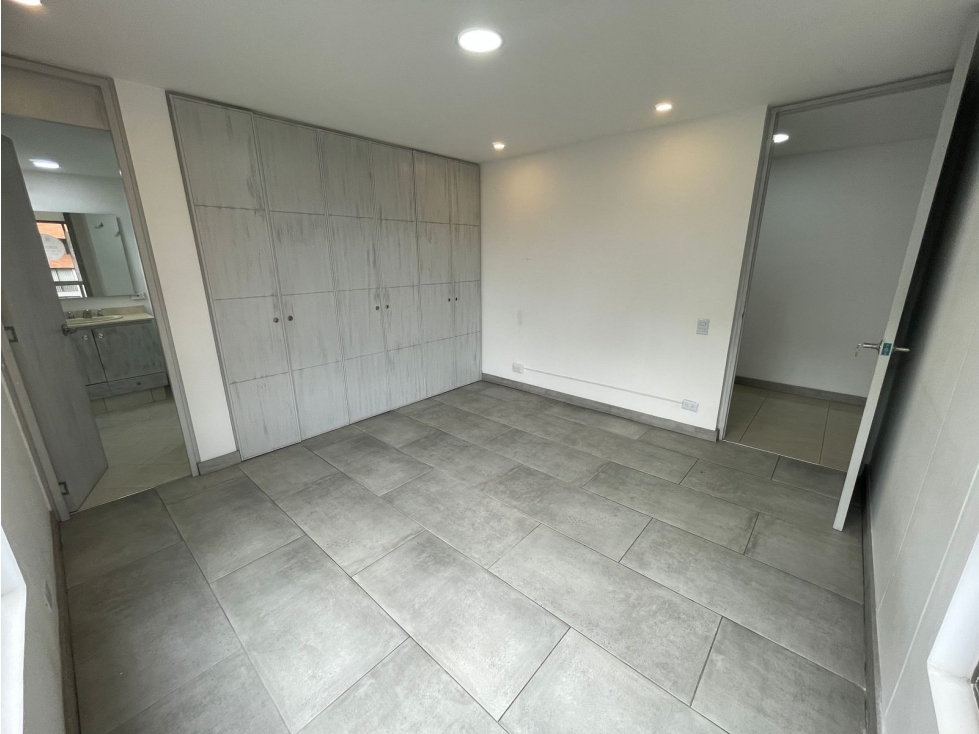 Apartamento en arriendo en El Campestre, Medellín · foto 6 de 24