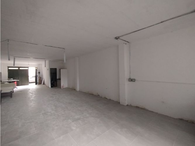 Local en arriendo en La Ceja, 239 m² · foto 2 de 8