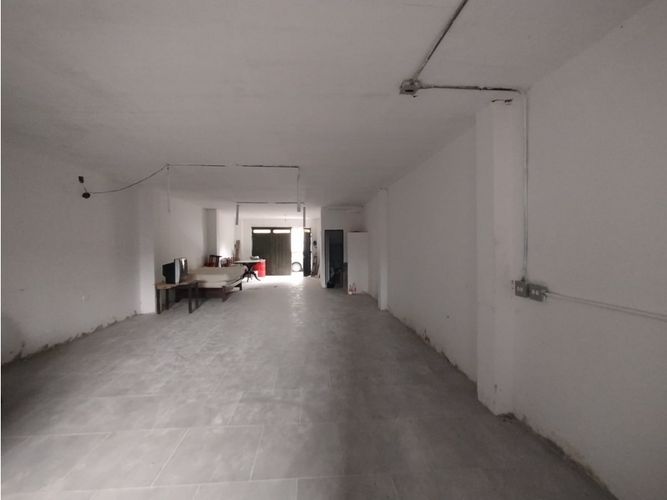 Local en arriendo en La Ceja, 239 m² · foto 3 de 8