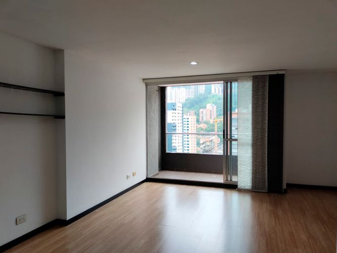 Apartamento de 2 alcobas en arriendo en El Poblado, Medellín, 72 m² · foto 2 de 17