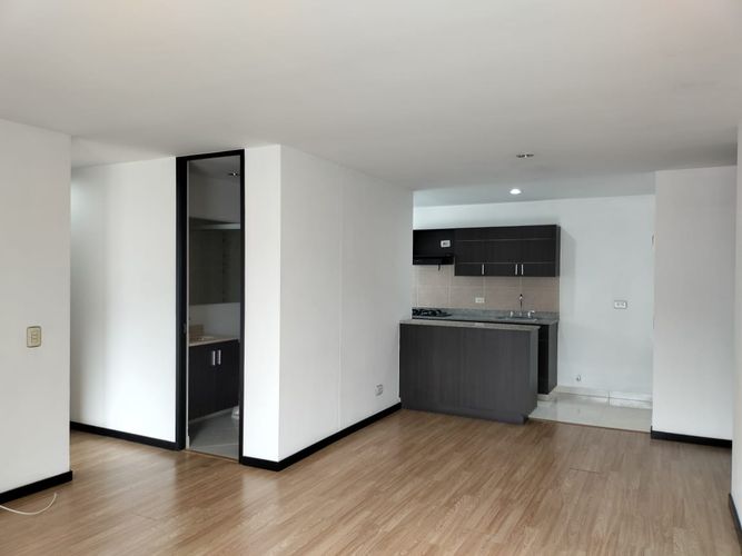 Apartamento de 2 alcobas en arriendo en El Poblado, Medellín, 72 m² · foto 3 de 17