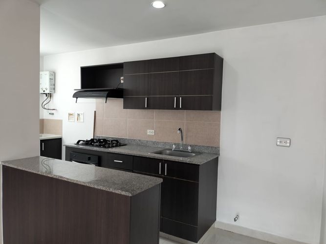 Apartamento de 2 alcobas en arriendo en El Poblado, Medellín, 72 m² · foto 5 de 17