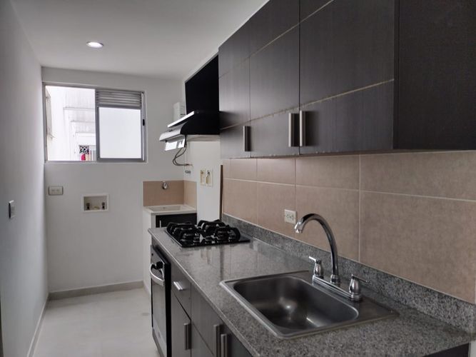 Apartamento de 2 alcobas en arriendo en El Poblado, Medellín, 72 m² · foto 6 de 17