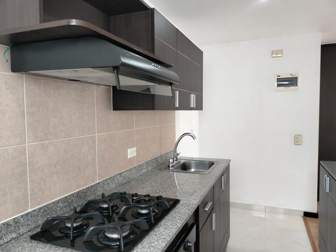 Apartamento de 2 alcobas en arriendo en El Poblado, Medellín, 72 m² · foto 7 de 17