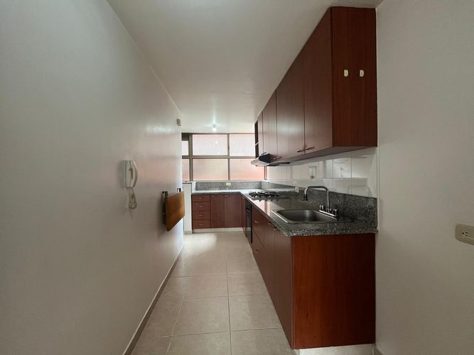 Apartamento de 3 alcobas en venta en El Poblado, Medellín, 129 m² · foto 3 de 18