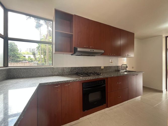 Apartamento de 3 alcobas en venta en El Poblado, Medellín, 129 m² · foto 5 de 18