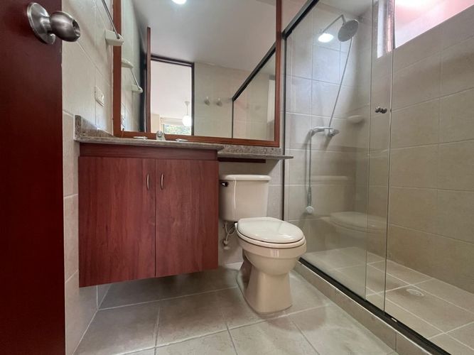 Apartamento de 3 alcobas en venta en El Poblado, Medellín, 129 m² · foto 17 de 18